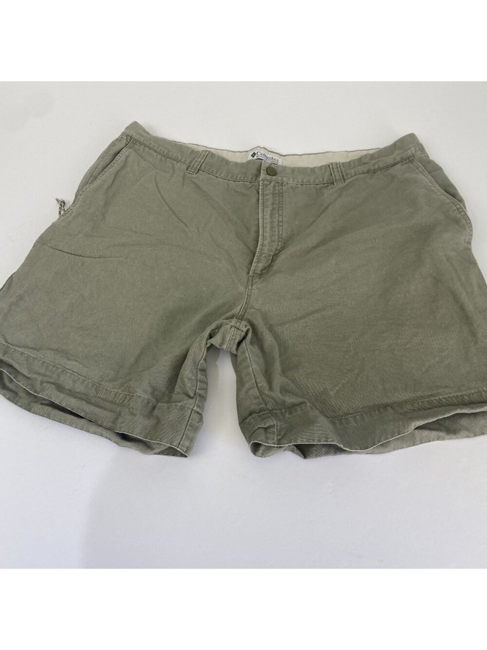 Columbia Sportswear  Men  Olive Pockets Shorts Size 42 Side Utility Pre Owned